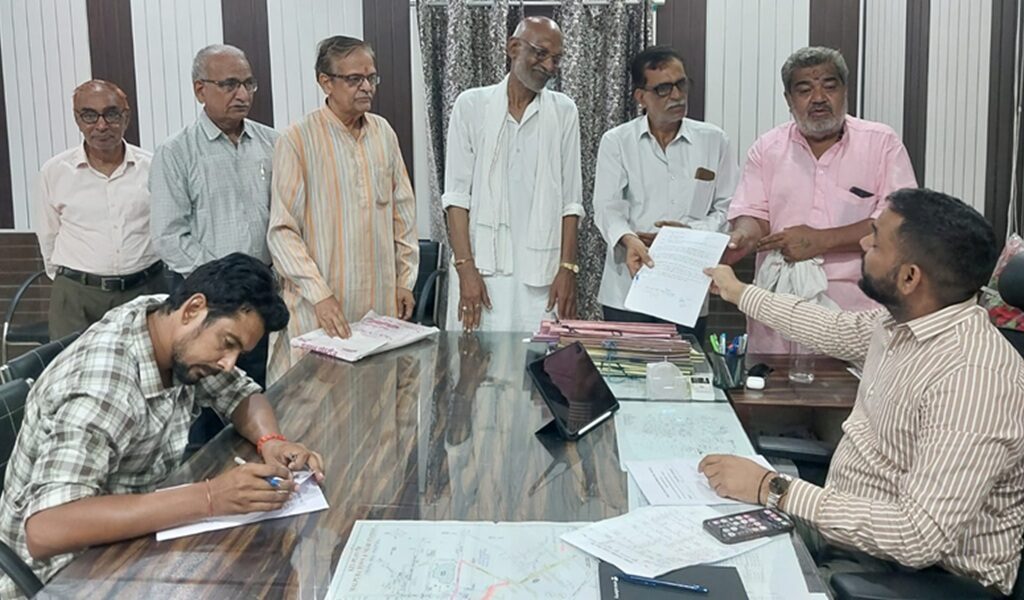 जलझूलनी एकादशी पर डोल यात्रा के कारण मालपुरा में उपचुनाव की तारीख बदलने की मांग