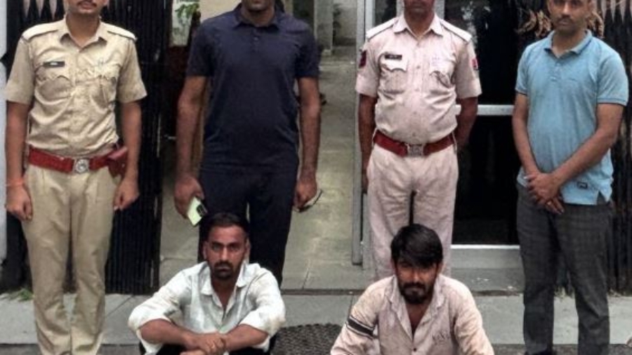 इंजन चोरी के आरोप में दो गिरफ्तार