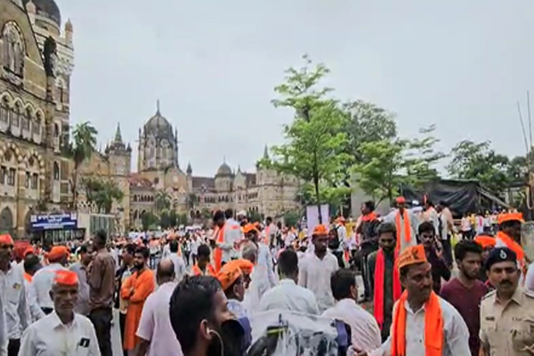 मुंबई: मराठा आरक्षण की मांग के साथ आजाद मैदान में बैठेंगे जरांगे
