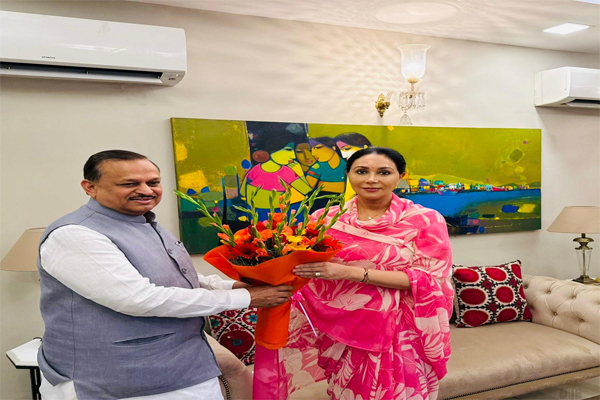 उपमुख्यमंत्री दिया कुमारी से कानपुर सांसद रमेश अवस्थी और शिमला सांसद सुरेश कश्यप ने की शिष्टाचार भेंट