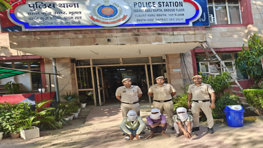 दिल्ली पुलिस ने ब्लाइंड लूट का किया खुलासा, तीन आरोपी गिरफ्तार