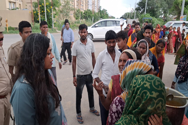 नोएडा : यमुना नदी का जलस्तर बढ़ा, जिलाधिकारी मेधा रूपम ने प्रभावित क्षेत्रों का किया निरीक्षण