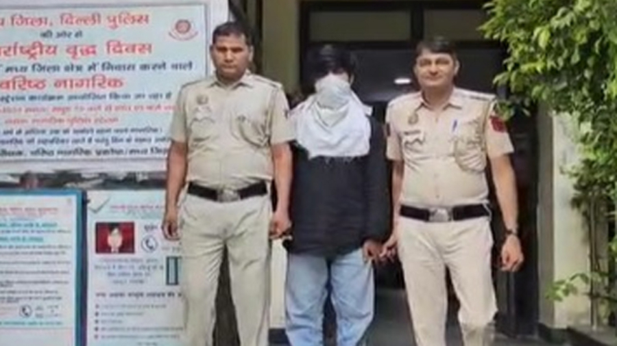 दिल्ली पुलिस की बड़ी कामयाबी: हत्या के प्रयास के मामले में फरार आरोपी राजस्थान से गिरफ्तार दिल्ली पुलिस की बड़ी कामयाबी: हत्या के प्रयास के मामले में फरार आरोपी राजस्थान से गिरफ्तार