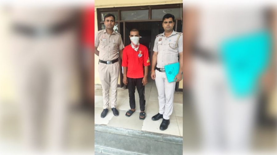 दिल्ली: गश्त के दौरान संदिग्ध आदिल गिरफ्तार, देसी पिस्टल बरामद