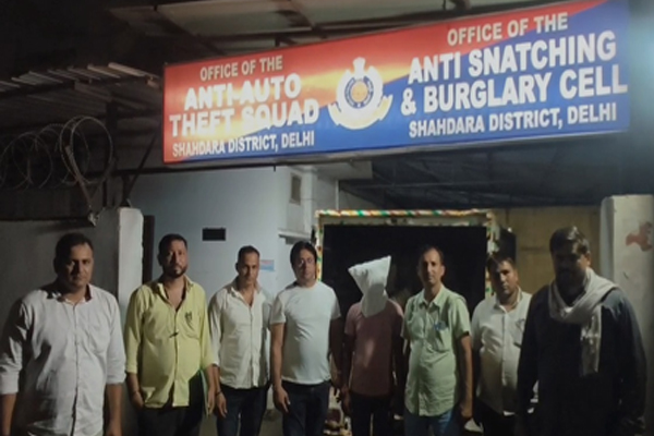 दिल्ली: शाहदरा पुलिस और आबकारी विभाग की संयुक्त कार्रवाई, अवैध शराब जब्त, तीन आरोपी गिरफ्तार