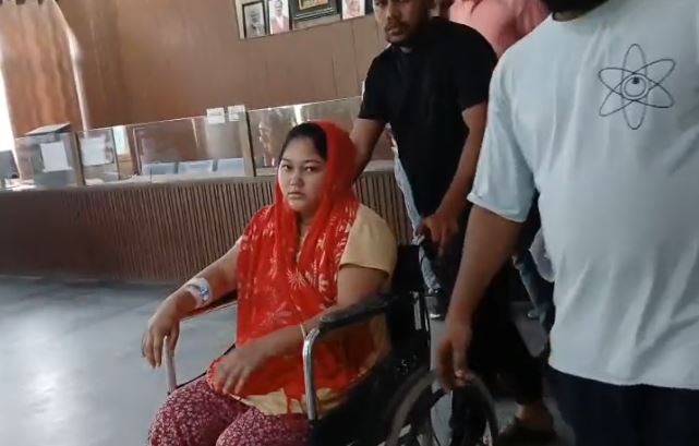 भरतपुर में चोर ने महिला पर किया चाकू से हमला, जिला अस्पताल में भर्ती