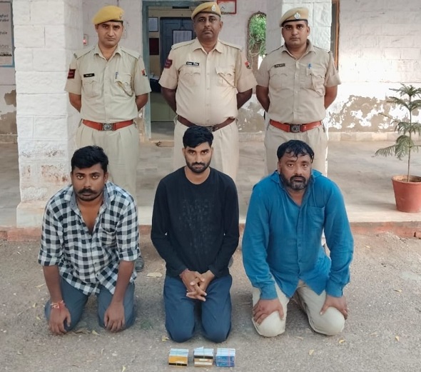 अंतरराज्यीय गैंग का पर्दाफाश: 216 एटीएम कार्ड के साथ सहारनपुर की गैंग के 3 बदमाश पकड़े