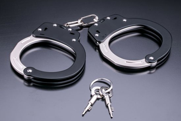 गुजरात : बनासकांठा पुलिस ने नकली नोट बनाने वाली फैक्ट्री का किया भंडाफोड़, दो गिरफ्तार, मुख्य आरोपी फरार