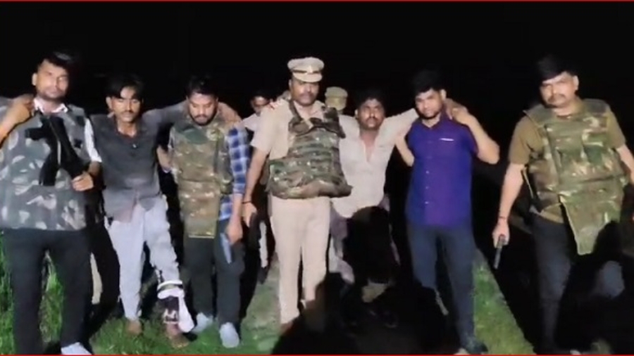 अमेठी में पुलिस मुठभेड़, गोकशी की योजना बना रहे 2 बदमाश गिरफ्तार, 4 फरार