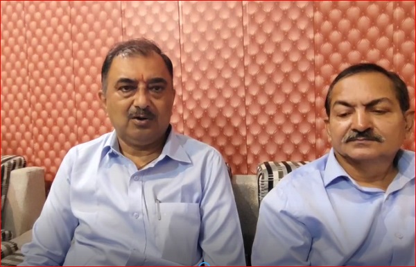 पत्रकारों की पेंशन बढ़ाने की मांग, मंत्री कृष्ण बेदी बोले– मुद्दा मुख्यमंत्री तक पहुँचाएंगे