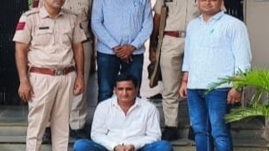 ऑपरेशन चक्रव्यूह : 4 साल से फरार 20,000 का इनामी बदमाश गिरफ्तार