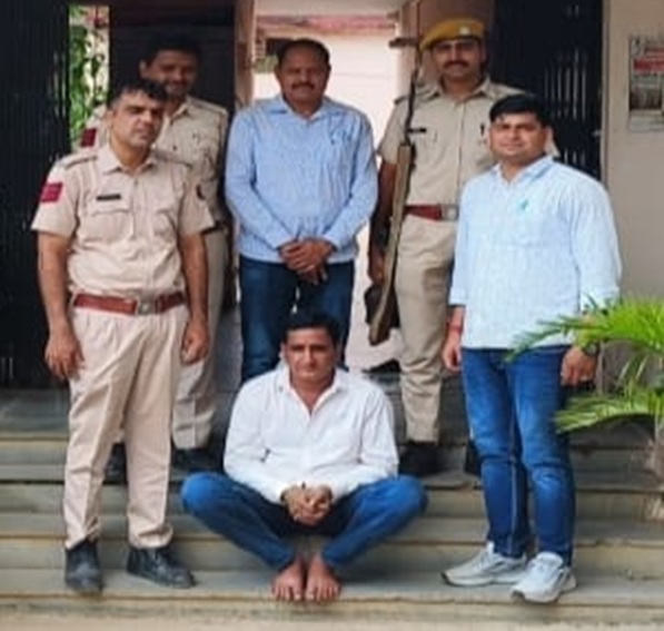 ऑपरेशन चक्रव्यूह : 4 साल से फरार 20,000 का इनामी बदमाश गिरफ्तार