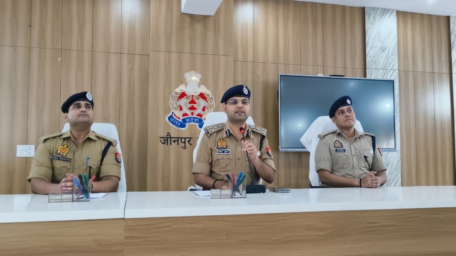 13.09.2025 को वाराणसी डीआईजी ने जौनपुर में अपराध समीक्षा बैठक की अध्यक्षता की