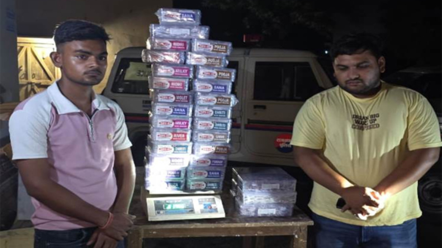 चांदी के गहनें और 20 लाख नकद जब्त: लखनपुर पुलिस की बड़ी कार्रवाई