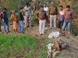 पेड़ पर फंदे से लटका मिला दो दिन से लापता युवक का शव, मानस‍िक रूप से था बीमार