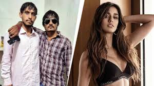 एनकाउंटर में 4 पुलिसवालों को भी लगी गोली, दिशा पाटनी के घर फायरिंग करने वाले शूटर्स मरने से पहले कर गए कांड