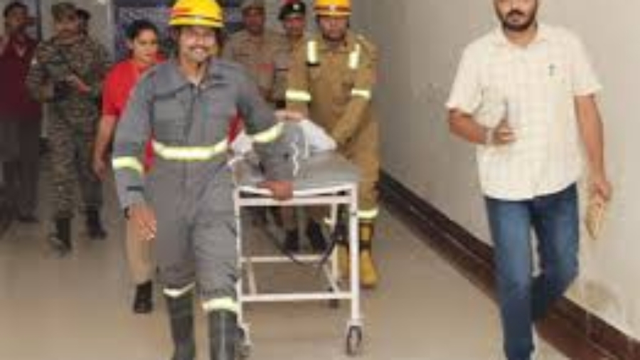 जनपद हापुड़ में आपदा प्रबंधन का दमदार प्रदर्शन, मॉक ड्रिल से जागरूकता की नई पहल