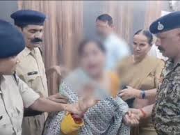 महिलाओं पर फब्तियां कसने वाले दो आरोपियों पर मुकदमा दर्ज