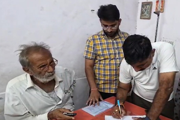 राजस्थानबस हादसा: शवों की पहचान के लिए DNA टेस्ट, मृतकों के परिजन पहुंचे अस्पताल