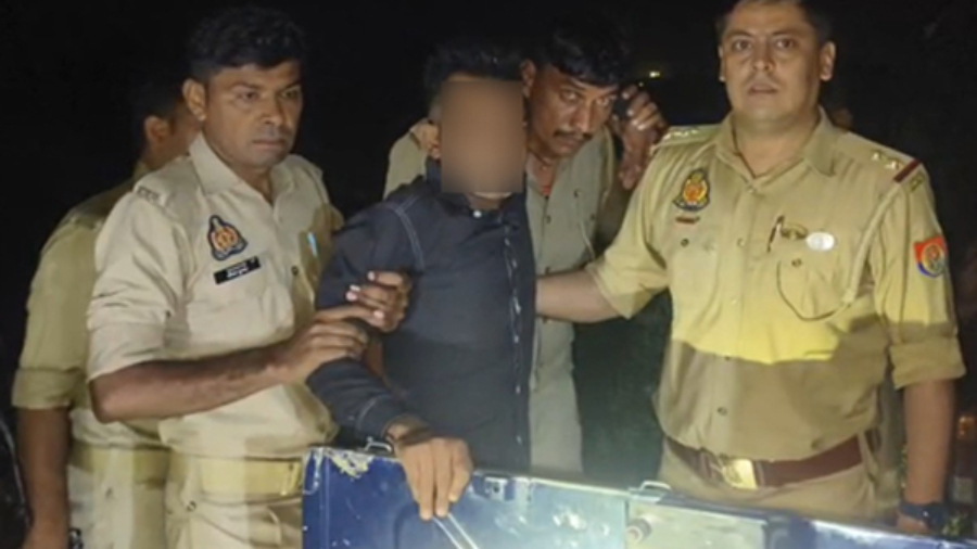 फिरोजाबाद : सिरसागंज पुलिस और हिस्ट्रीशीटर बदमाशों के बीच मुठभेड़, तीन गिरफ्तार