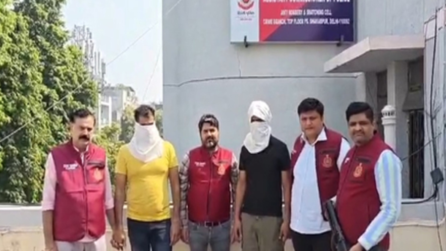 दिल्ली: डुप्लीकेट टूथपेस्ट बनाने वाली फैक्ट्री का भंडाफोड़, दो आरोपी गिरफ्तार