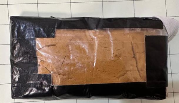 मुंबई एयरपोर्ट पर डीआरआई की कार्रवाई, 1.2 किलो सोना जब्त, दो एयरपोर्ट कर्मचारी गिरफ्तार