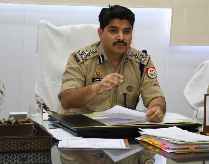 आगामी त्यौहारों के दृष्टिगत पटाखे/ आतिशबाजी के संग्रहण/ बिक्री के सम्बन्ध मे DIG रेंज मेरठ ने दिये दिशा निर्देश