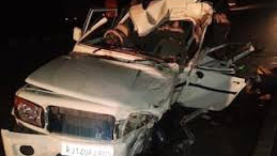 रायबरेली में बोलेरो ने ऑटो और स्कूटी को मारी टक्कर:6 घायल, 3 लोगों की हालत गंभीर जिला अस्पताल रेफर