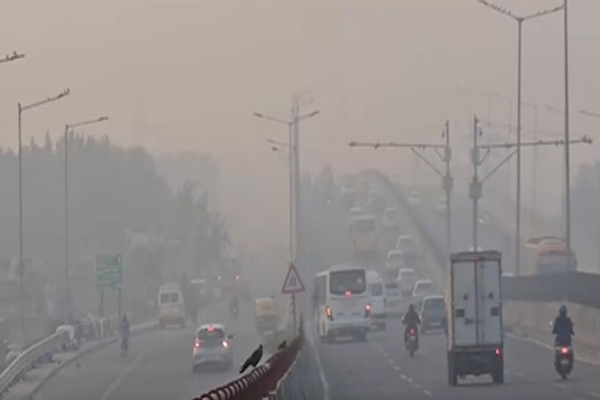 दिल्ली प्रदूषण: सुप्रीम कोर्ट का निर्माण कार्य पर रोक से इनकार, केंद्र से मांगा विस्तृत प्लान