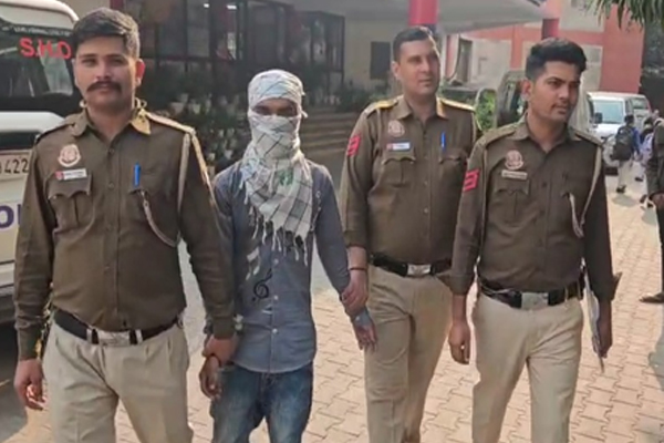दिल्ली: जामा मस्जिद थाना पुलिस की बड़ी कार्रवाई, स्नैचिंग मामले में फरार बदमाश गिरफ्तार