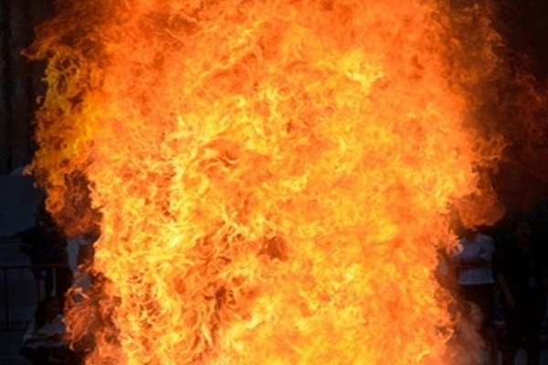 हैदराबाद: इलेक्ट्रॉनिक्स की दुकान में लगी आग, 6 लोग घायल