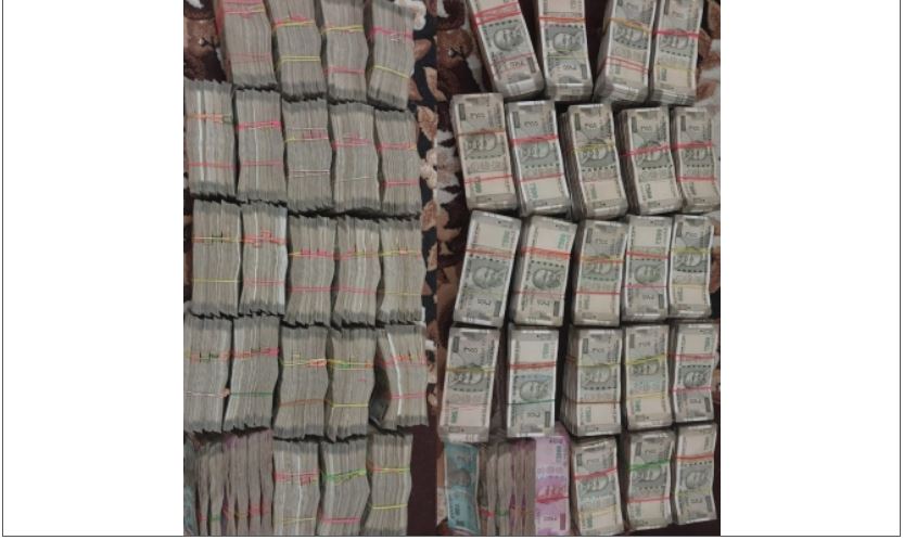 बंगाल एसटीएफ ने न्यू टाउन में कार से 5 करोड़ रुपए जब्त किए, दो गिरफ्तार