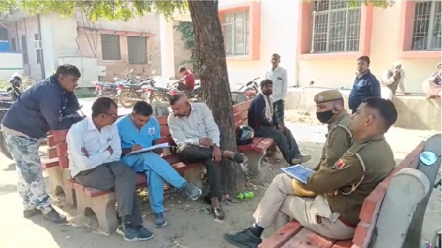 पत्नी के अलग होने से मानसिक तनाव में युवक ने फांसी लगाकर दी जान