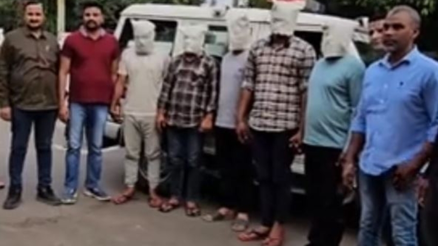 लूट की योजना बनाते 5 गिरफ्तार, 4 लूट और डकैती वारदातों का खुलासा, 2 अवैध हथियार और बाइक जब्त