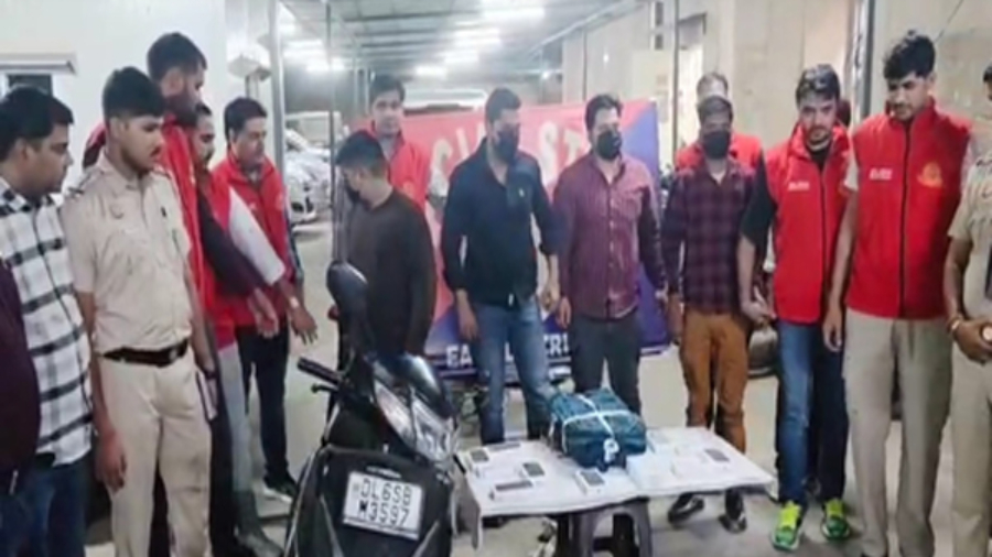 20 लाख के मोबाइल की हेराफेरी, गढ़ी डकैती की फर्जी कहानी, दिल्ली पुलिस ने 24 घंटे में खोली पोल