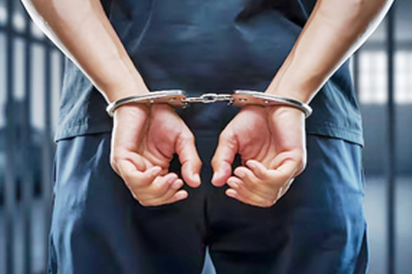 मुंबई: अवैध कॉल सेंटर से 5 लोग गिरफ्तार, विदेशी ग्राहकों को बेचते थे प्रतिबंधित दवाएं