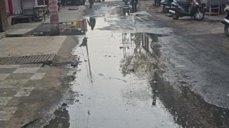 गंदगी, जाम और लापरवाही—आज़ाद चौक की त्रासदी, अव्यवस्था का एक जीवंत प्रतीक