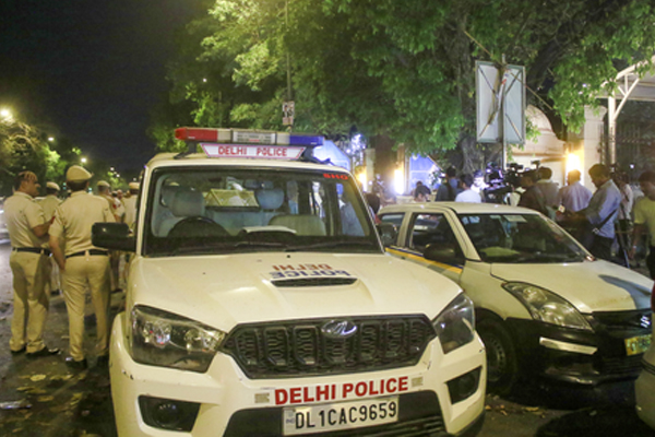 दिल्ली: छात्र से चाकू की नोक पर लूट का मामला सुलझा, चार नाबालिग पकड़े गए