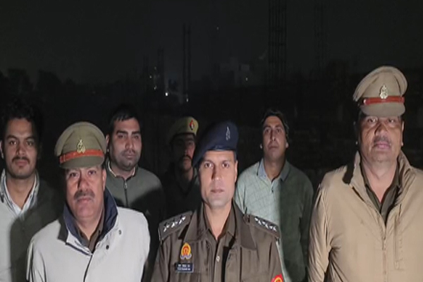 गाजियाबाद में पुलिस से मुठभेड़ में 25-25 हजार के दो इनामी बदमाश गिरफ्तार