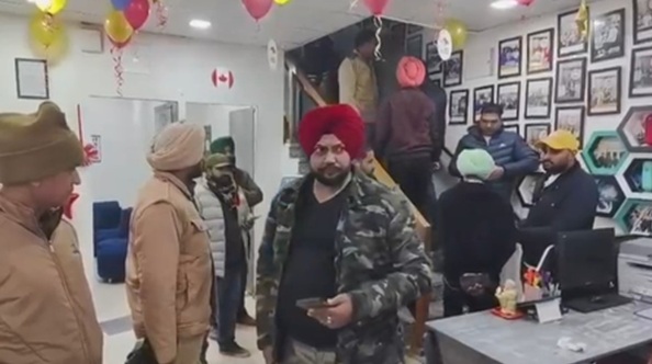 पंजाब: गुरदासपुर औसी हब इमिग्रेशन सेंटर के बाहर फायरिंग, जांच में जुटी पुलिस