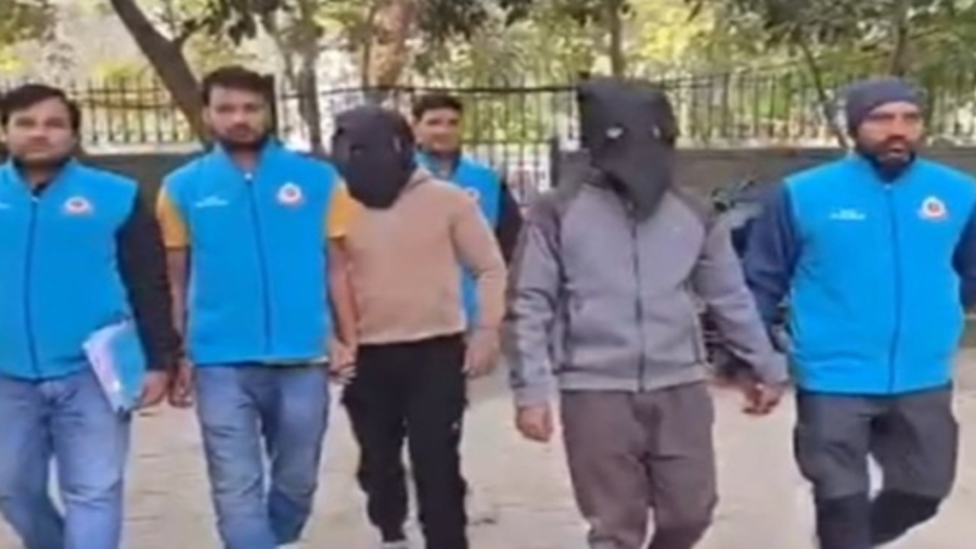 दिल्ली पुलिस की बड़ी सफलता, चोरी के गहने के साथ तीन गिरफ्तार