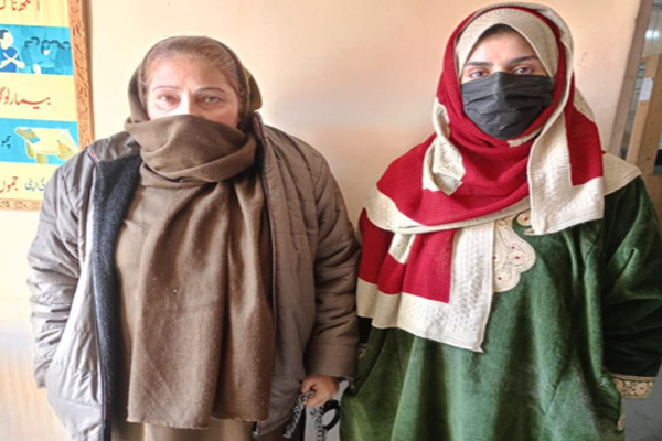 कश्मीर की एंटी नारकोटिक्स टास्क फोर्स की बड़ी कार्रवाई, फरार महिला तस्कर गिरफ्तार