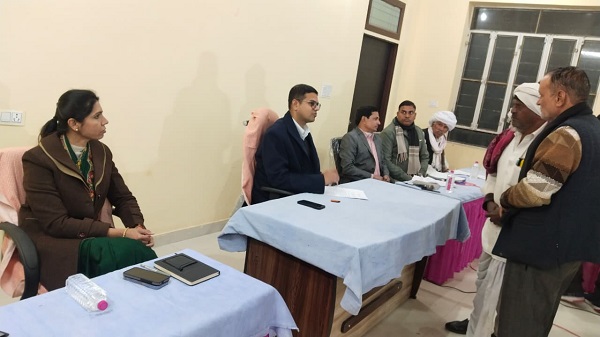 रामपुरा ग्राम पंचायत में कलेक्टर देवेंद्र कुमार की अध्यक्षता में रात्रि चौपाल, 23 परिवाद प्राप्त