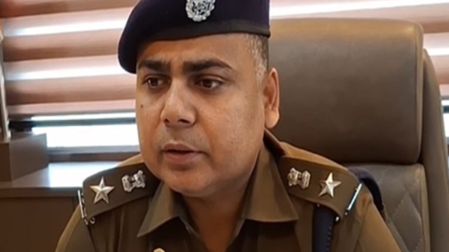 कोडीन कफ सिरप मामले में बड़ी कार्रवाई, फरार आरोपी शुभम की 1.85 करोड़ की संपत्ति जब्त