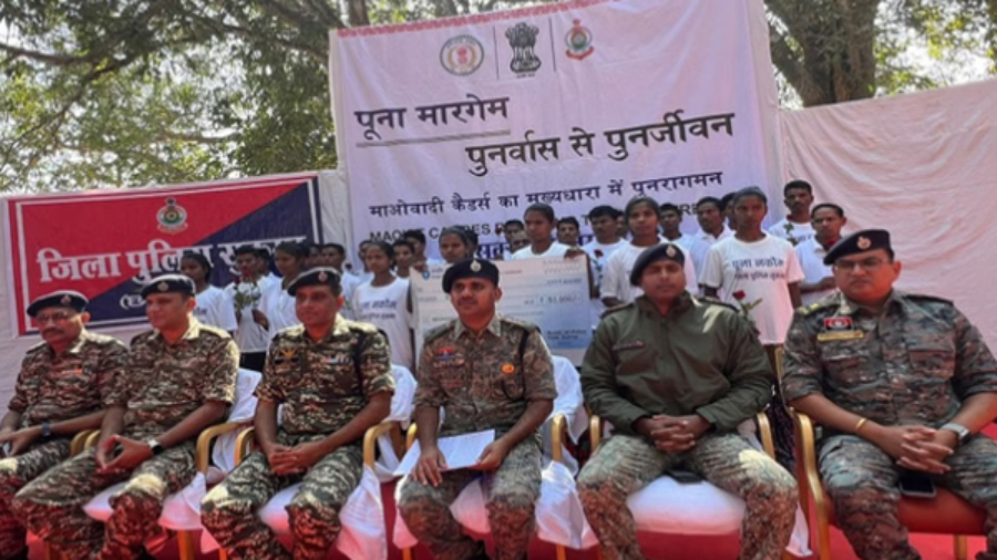 छत्तीसगढ़ : सुकमा में 26 माओवादियों का आत्मसमर्पण, सात महिलाएं भी शामिल