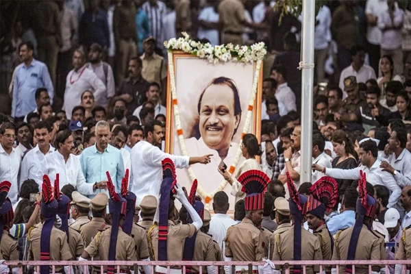 पंचतत्व में विलीन हुए अजित पवार : राजकीय सम्मान के साथ हुआ अंतिम संस्कार
