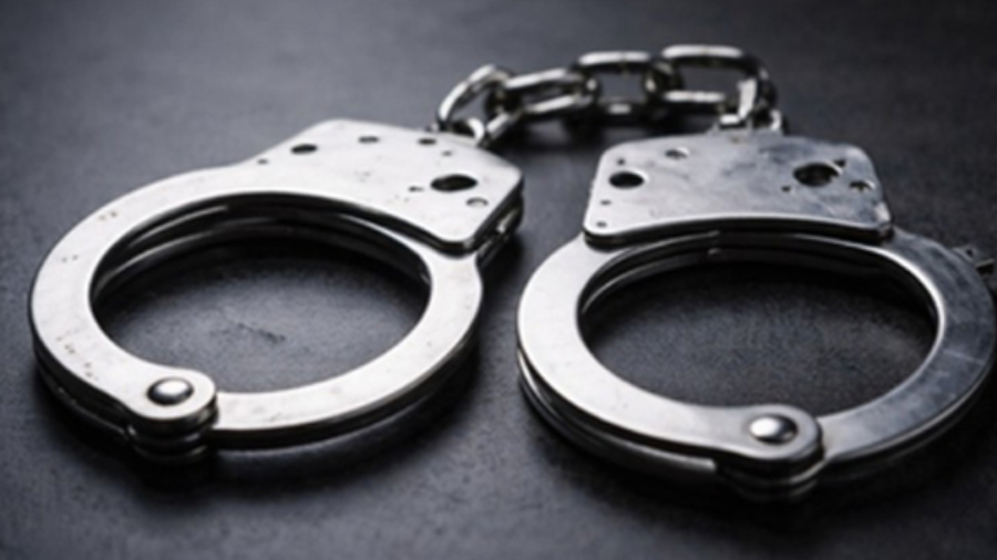 मुंबई एयरपोर्ट पर 24 करोड़ के ड्रग्स और 2 करोड़ का सोना जब्त, तस्करी के आरोपी पकड़े