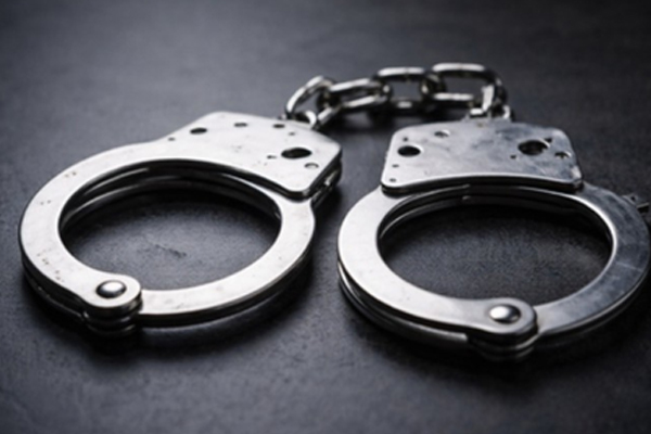 मुंबई एयरपोर्ट पर 24 करोड़ के ड्रग्स और 2 करोड़ का सोना जब्त, तस्करी के आरोपी पकड़े