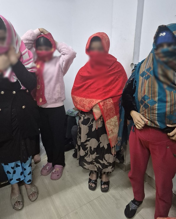 द्वारका में वेश्यावृत्ति के अड्डे पर छापे में पांच नाबालिगों सहित कैद से मुक्त कराई गईं 11 लड़कियां