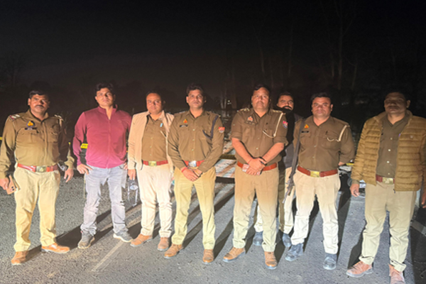 ग्रेटर नोएडा : एनकाउंटर में 2 गिरफ्तार, गोवध से संबंधित उपकरण बरामद